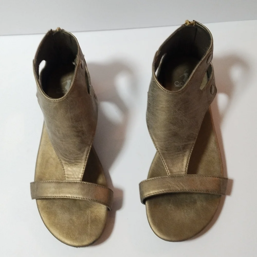Corkys Amelia Gladiator Brushed Gold Bronze Open Toe Sandals Zip Back Size 9